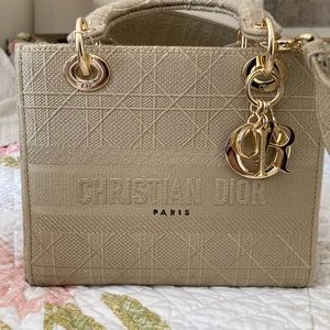 DIOR MEDIUM D LITE